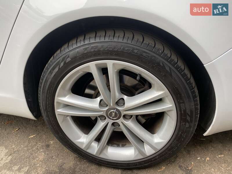 Универсал Opel Insignia 2012 в Киеве