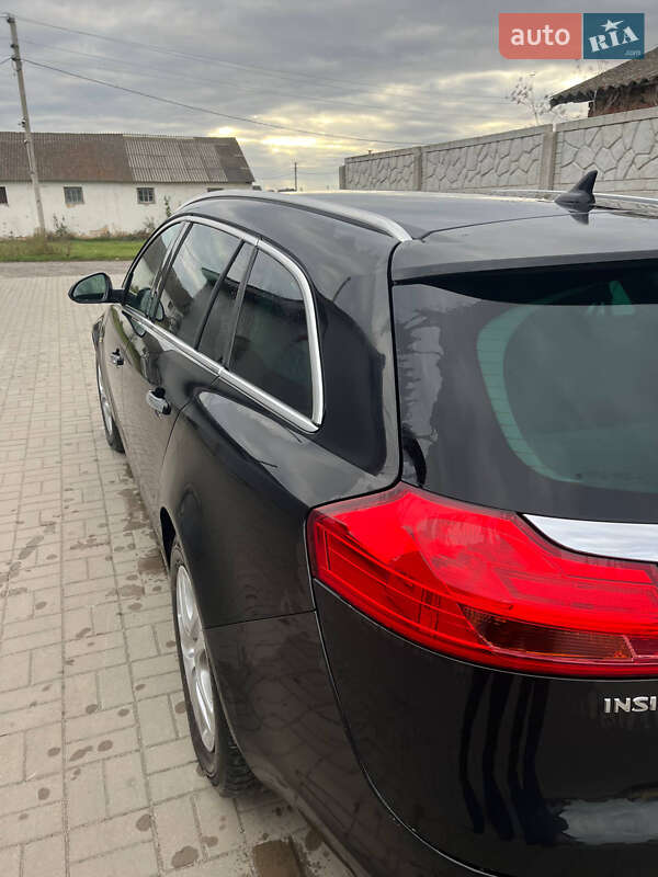 Универсал Opel Insignia 2010 в Березному