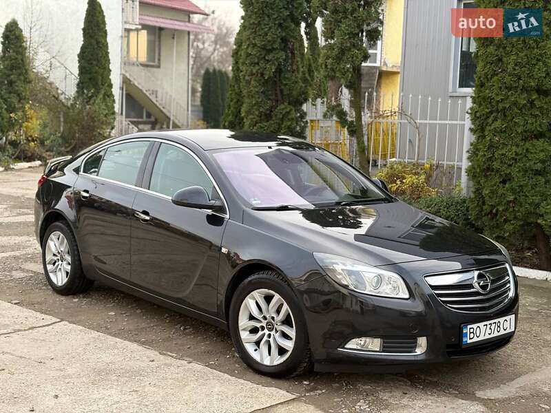 Седан Opel Insignia 2009 в Черновцах