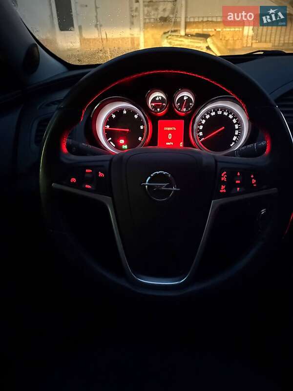 Седан Opel Insignia 2009 в Черновцах