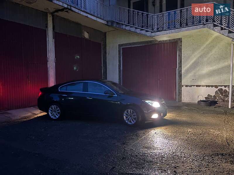 Седан Opel Insignia 2009 в Черновцах