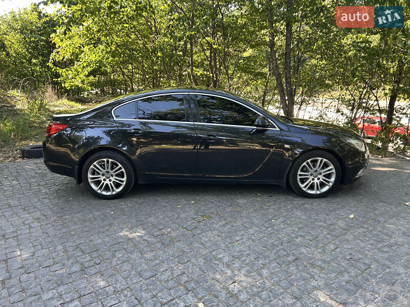Седан Opel Insignia 2009 в Киеве