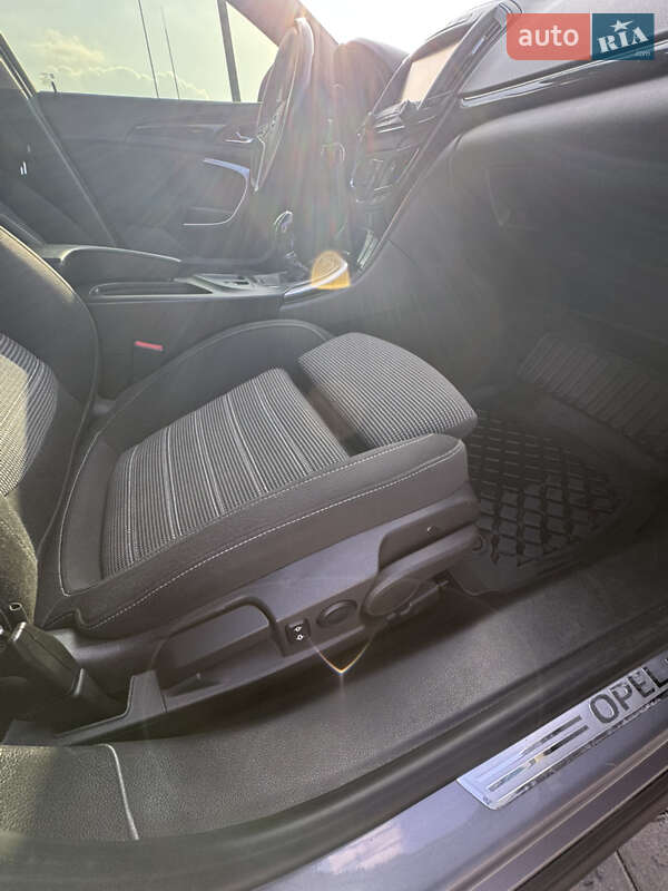 Универсал Opel Insignia 2015 в Измаиле