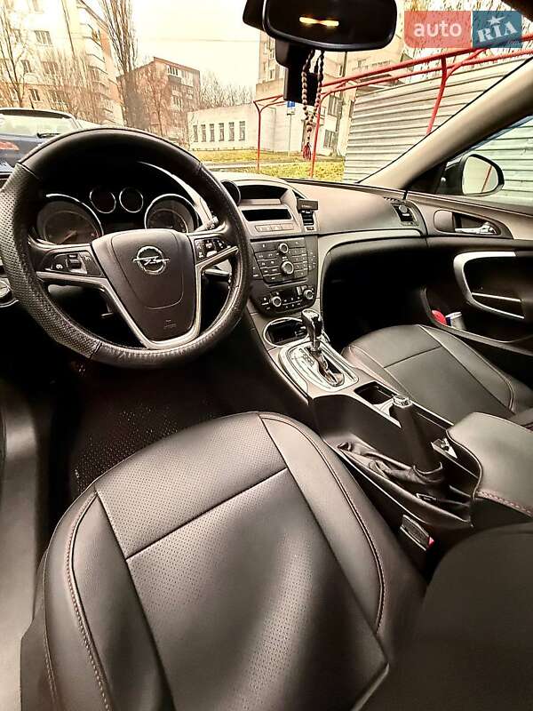 Седан Opel Insignia 2011 в Хмельницком