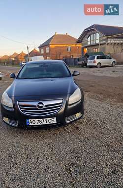 Седан Opel Insignia 2012 в Мукачево