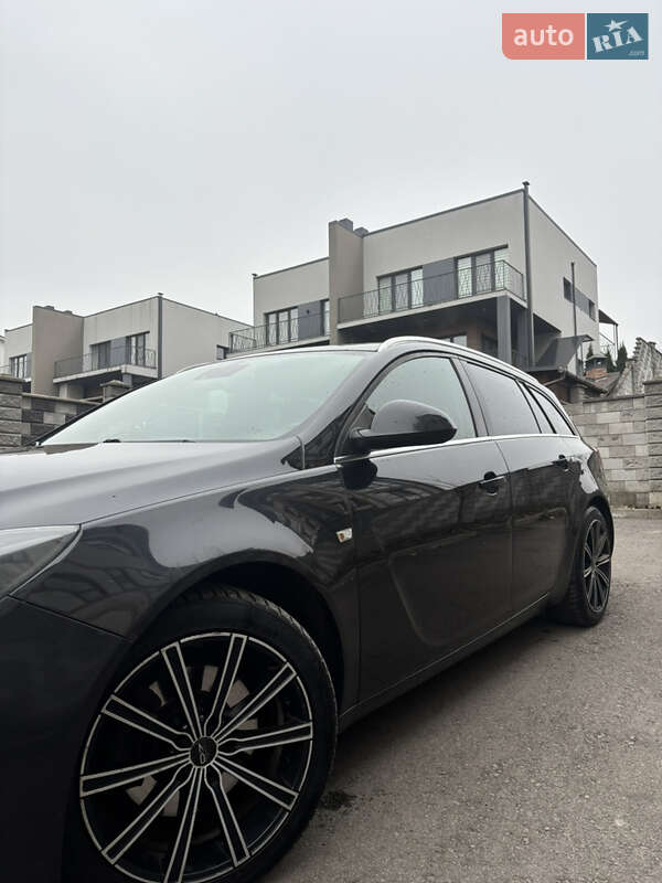 Универсал Opel Insignia 2015 в Ровно