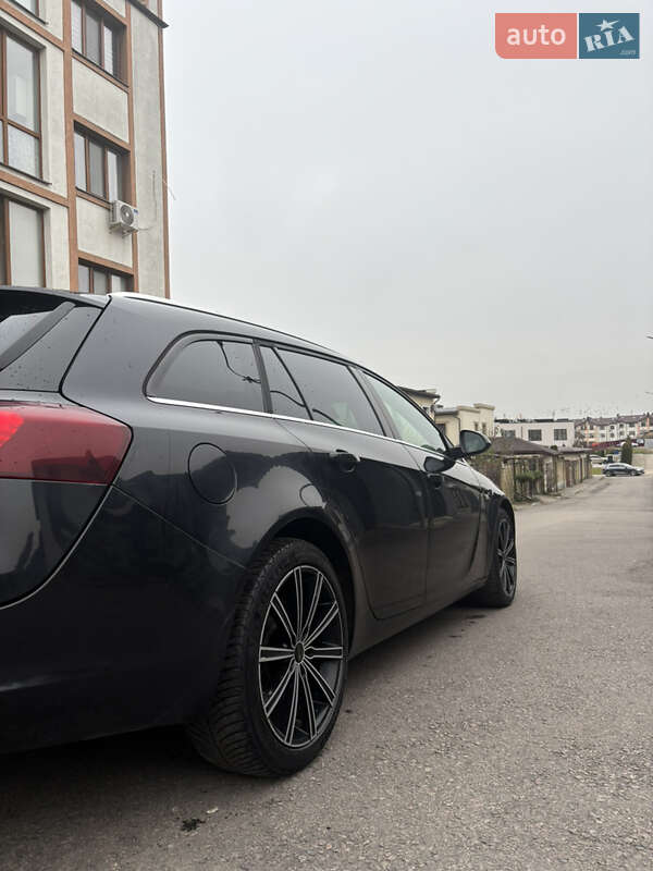 Универсал Opel Insignia 2015 в Ровно