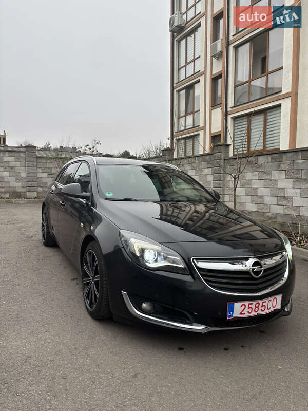 Универсал Opel Insignia 2015 в Ровно