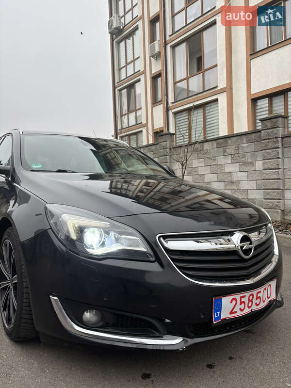 Универсал Opel Insignia 2015 в Ровно