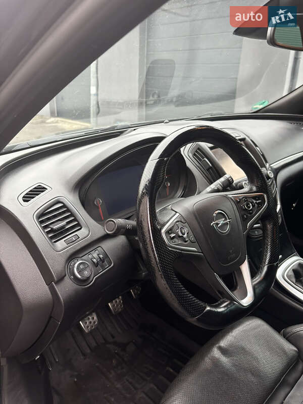 Универсал Opel Insignia 2015 в Ровно