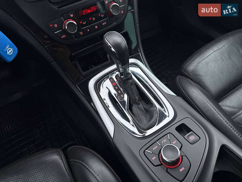 Універсал Opel Insignia 2009 в Києві