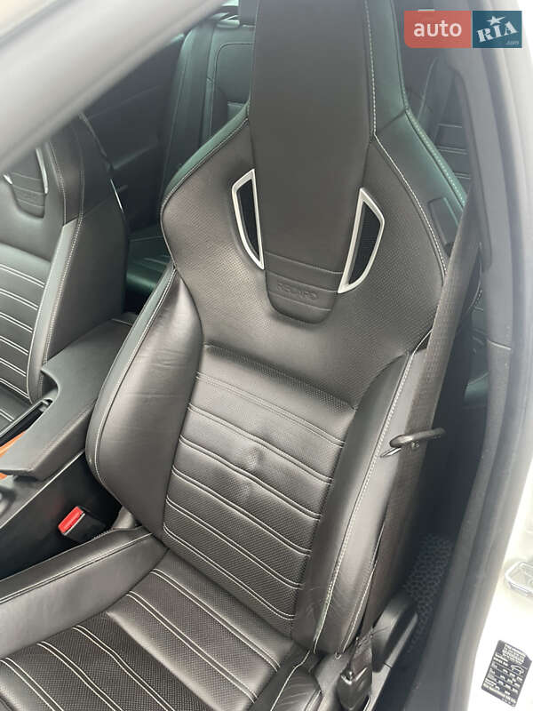 Універсал Opel Insignia 2014 в Чернігові