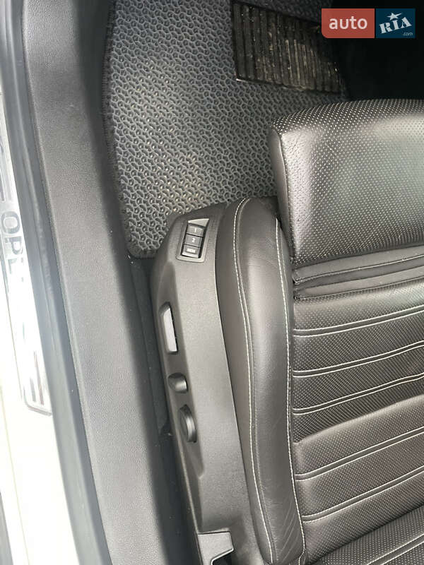 Універсал Opel Insignia 2014 в Чернігові