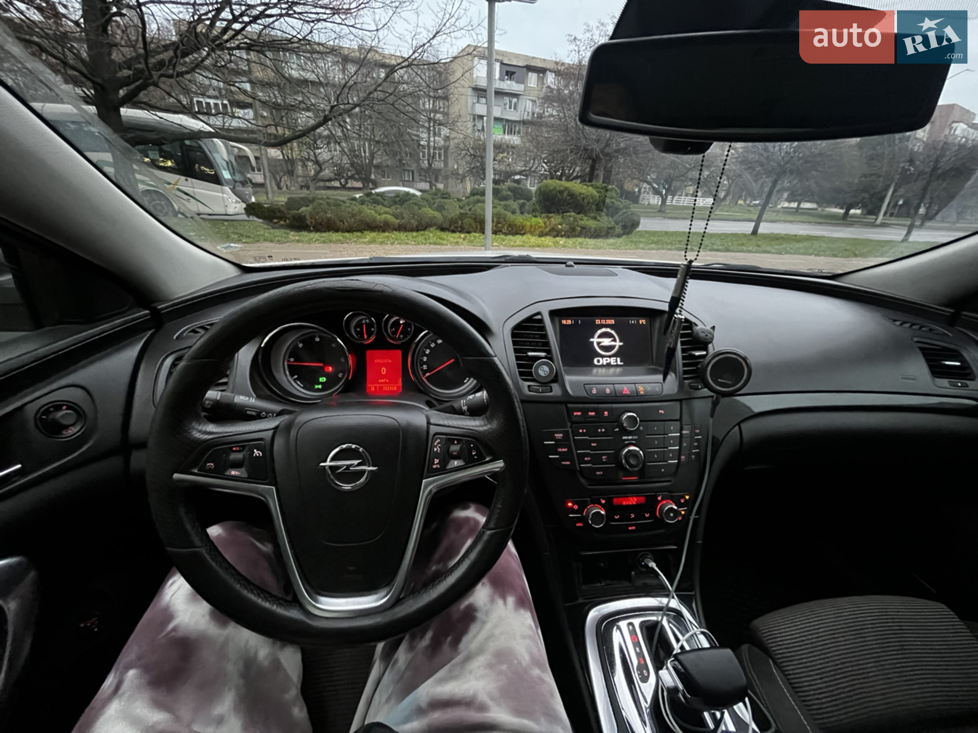 2010 Opel Insignia - мініатюра 13
