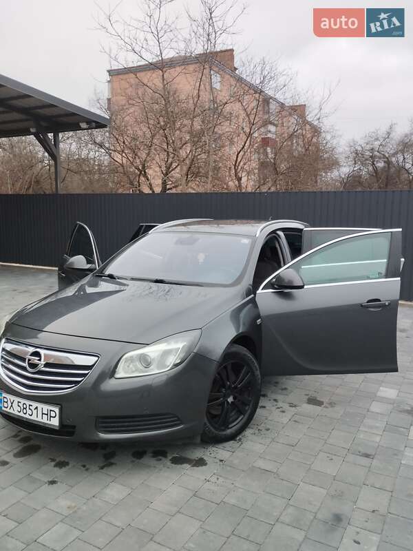 Універсал Opel Insignia 2010 в Старокостянтинові