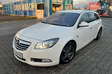 Универсал Opel Insignia 2012 в Цумани