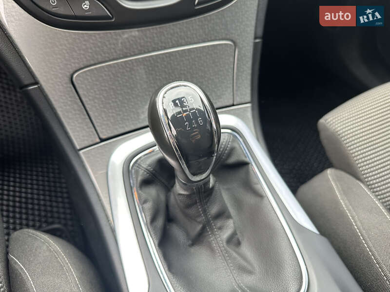 Седан Opel Insignia 2014 в Івано-Франківську