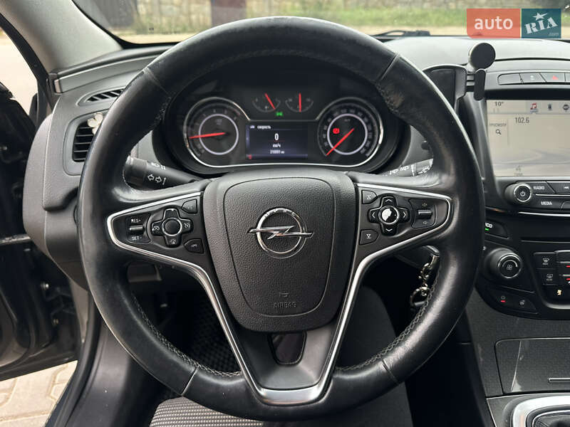 Седан Opel Insignia 2014 в Івано-Франківську