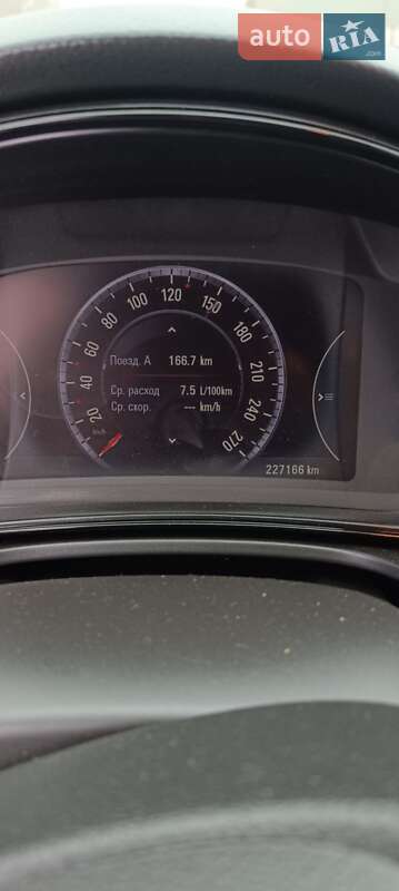 Універсал Opel Insignia 2016 в Дніпрі