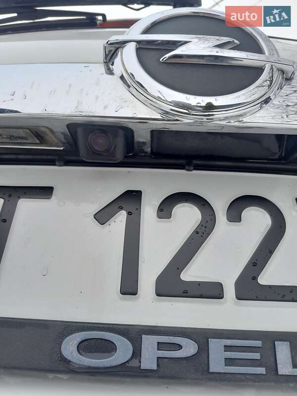 Универсал Opel Insignia 2015 в Рогатине