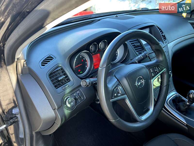 Универсал Opel Insignia 2010 в Луцке