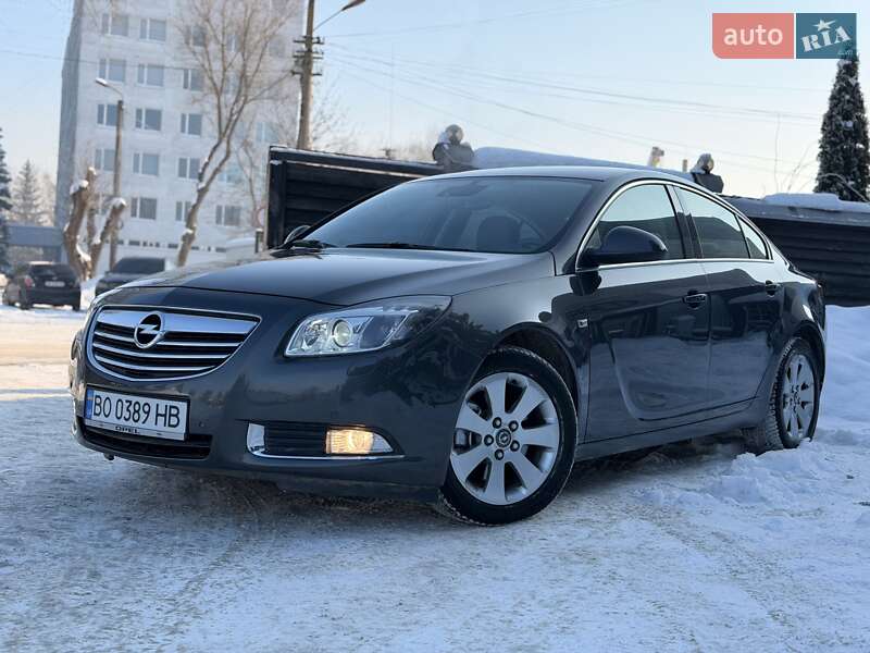 Седан Opel Insignia 2012 в Тернополе