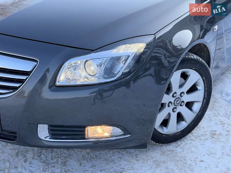 Седан Opel Insignia 2012 в Тернополе
