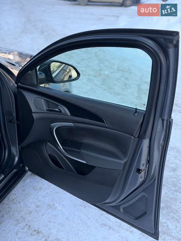 Седан Opel Insignia 2012 в Тернополе