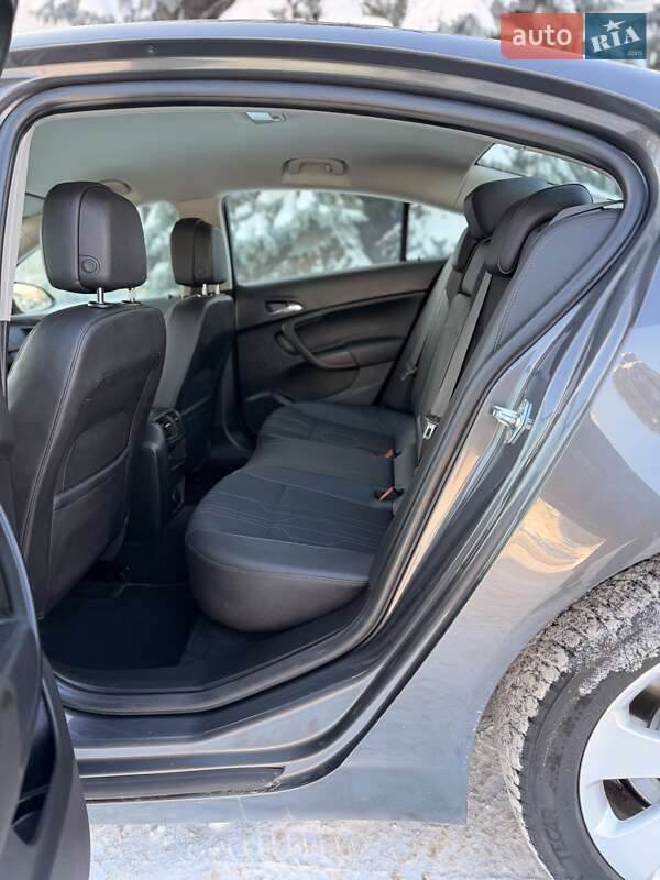 Седан Opel Insignia 2012 в Тернополе