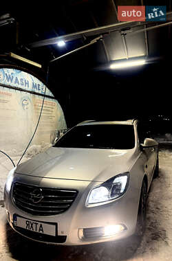 Універсал Opel Insignia 2010 в Чернігові