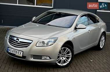 Седан Opel Insignia 2011 в Мукачево