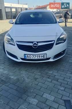 Седан Opel Insignia 2016 в Ужгороді