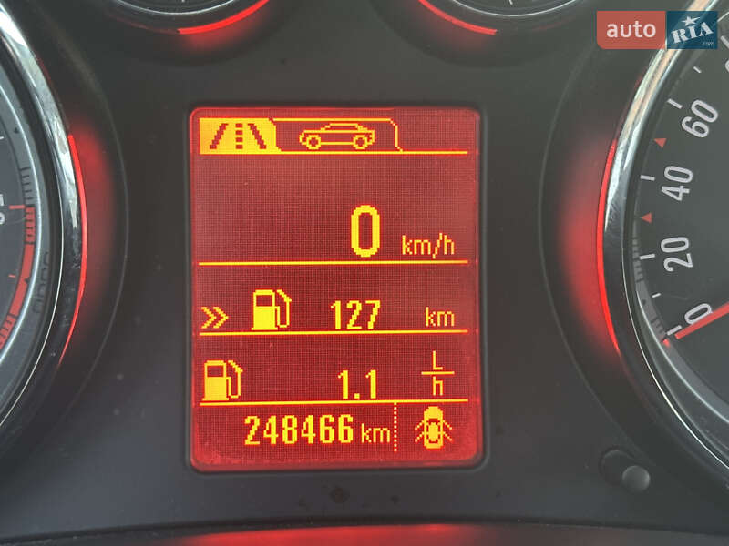 Универсал Opel Insignia 2012 в Городке