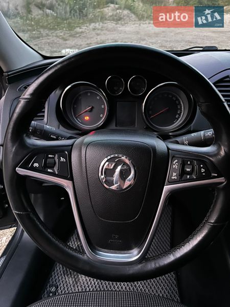 Лифтбек Opel Insignia 2012 в Тернополе