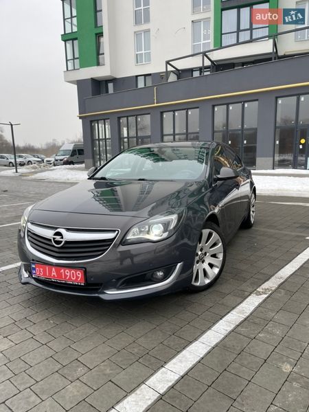 Седан Opel Insignia 2016 в Львове