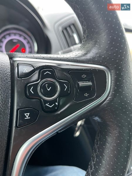 Седан Opel Insignia 2016 в Львове