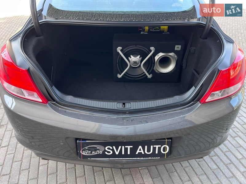 Седан Opel Insignia 2011 в Николаеве