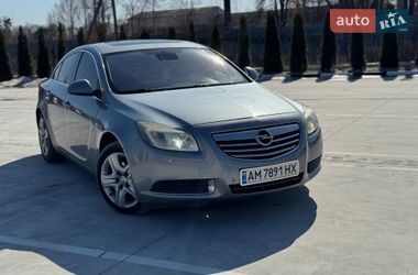 Седан Opel Insignia 2010 в Звягеле