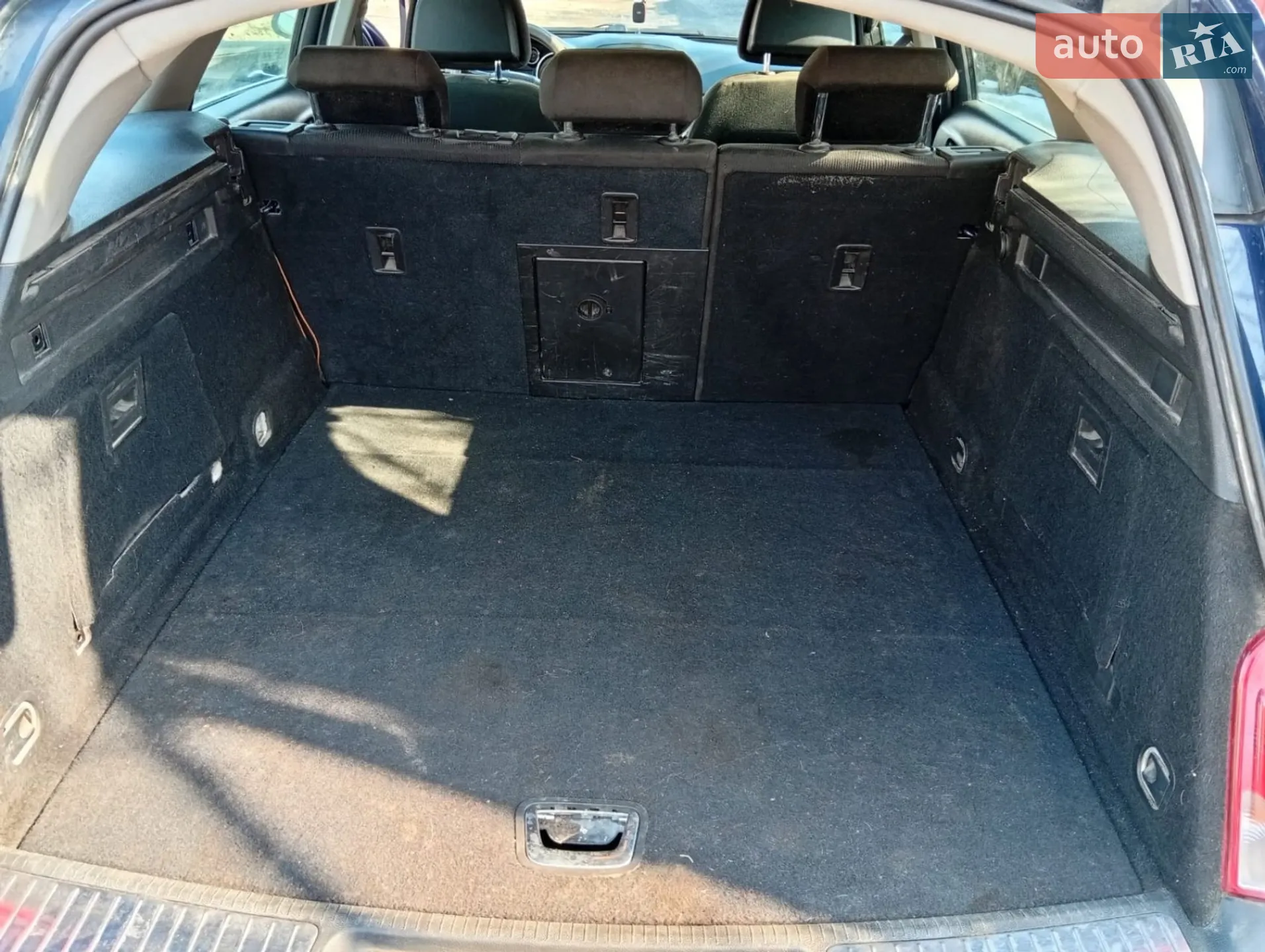 2010 Opel Insignia - мініатюра 13