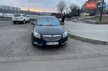 Универсал Opel Insignia 2010 в Умани