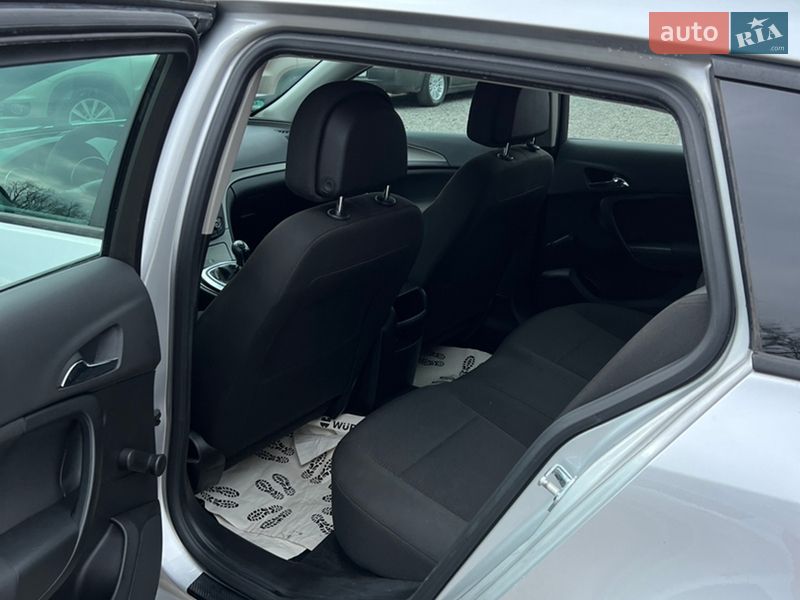 Універсал Opel Insignia 2009 в Черкасах