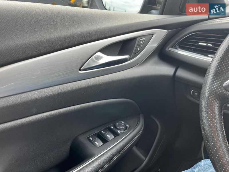 Ліфтбек Opel Insignia 2020 в Золочеві