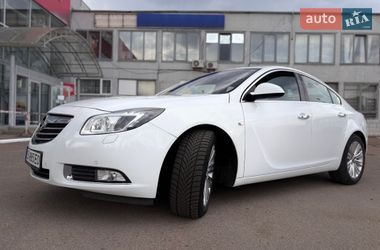 Седан Opel Insignia 2012 в Чернігові