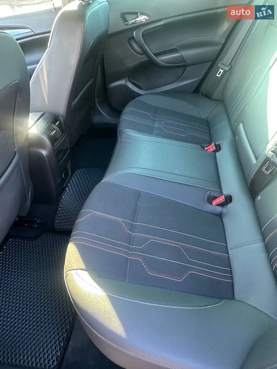 2012 Opel Insignia - мініатюра 8