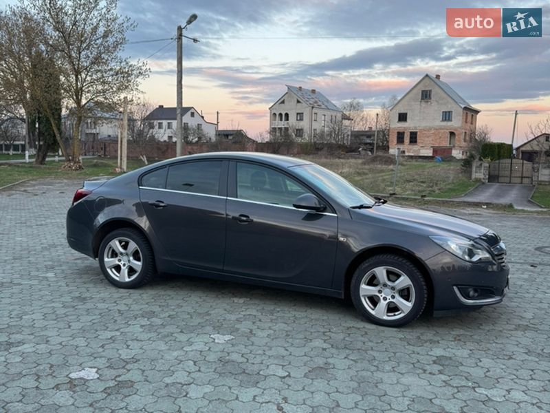 Седан Opel Insignia 2014 в Дубні