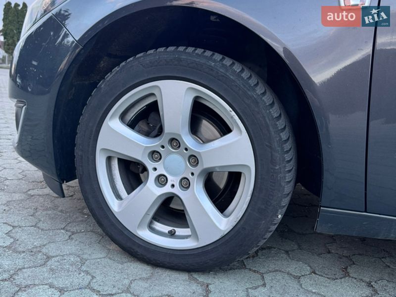 Седан Opel Insignia 2014 в Дубні