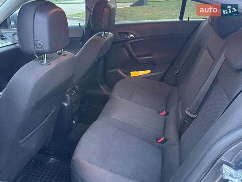 Седан Opel Insignia 2014 в Дубні