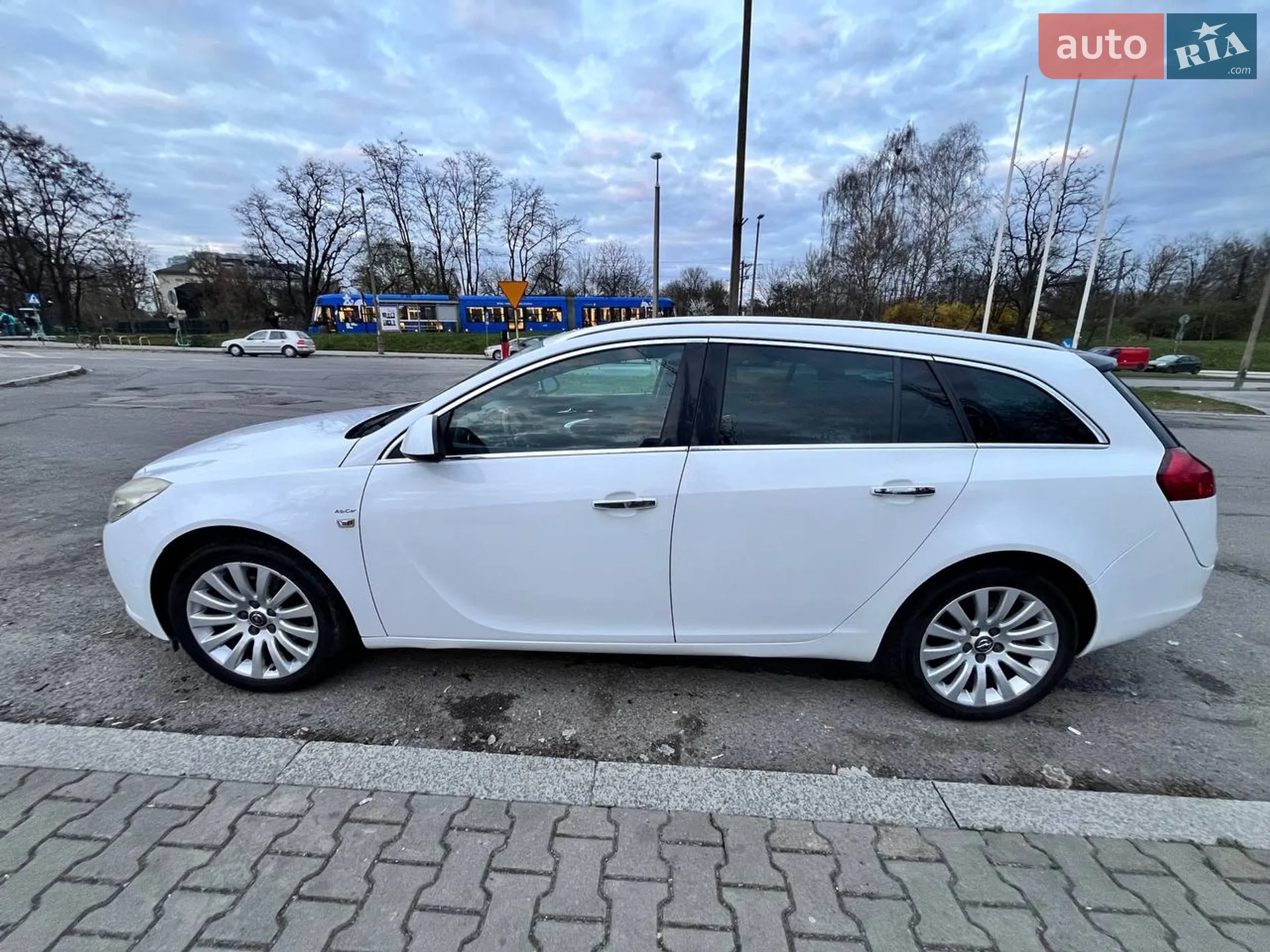 2010 Opel Insignia - мініатюра 8