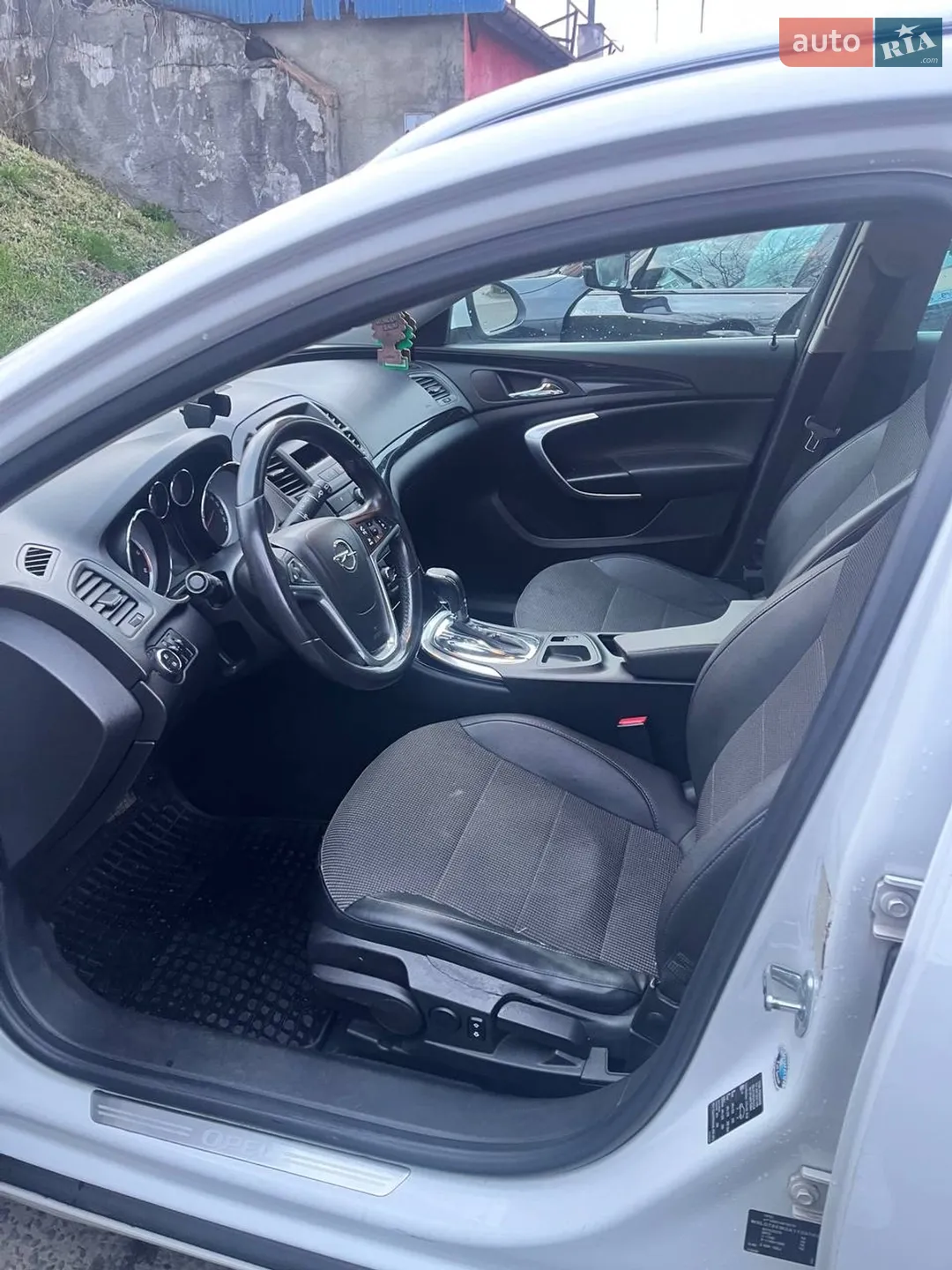 2010 Opel Insignia - мініатюра 12