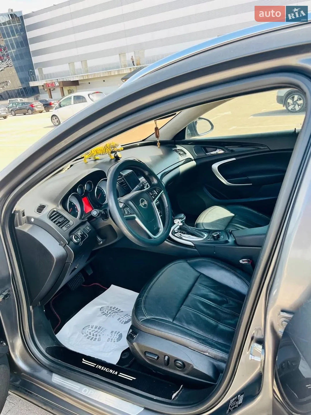 2010 Opel Insignia - мініатюра 8